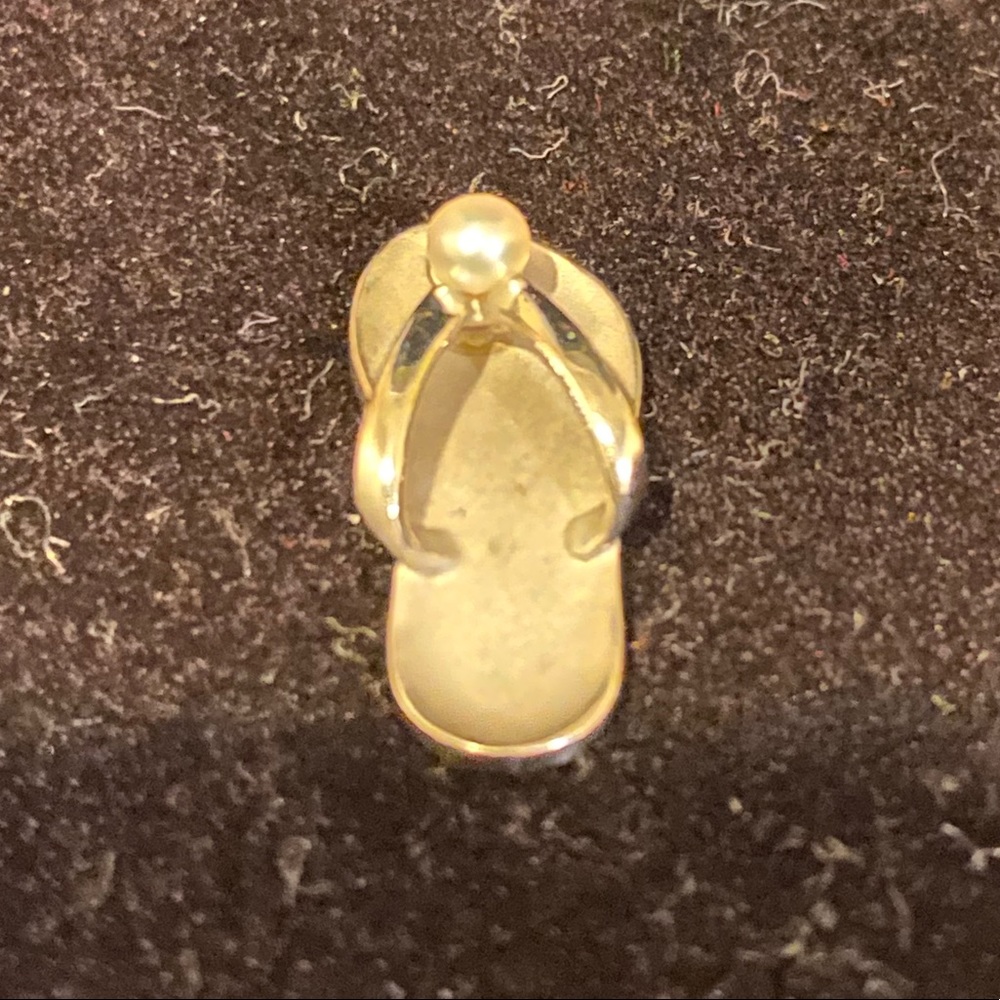 Small sandal with pearl charm 14 k real gold